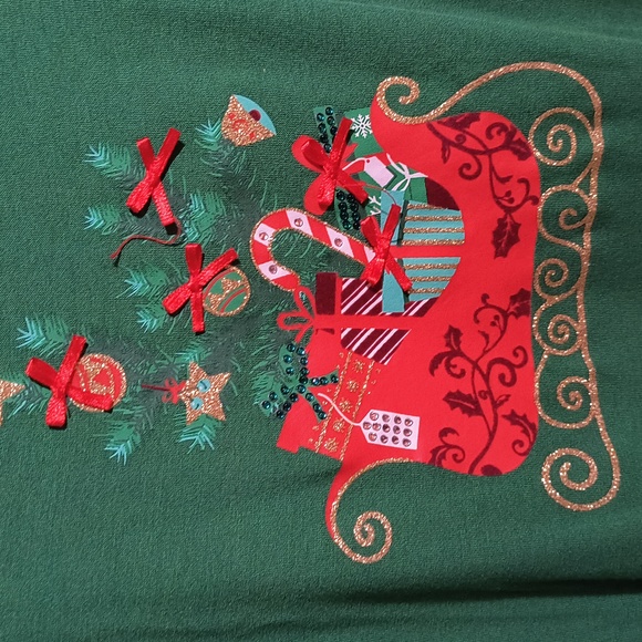 Joyland Green Holiday Top with Red Sleigh Design - Picture 2 of 4